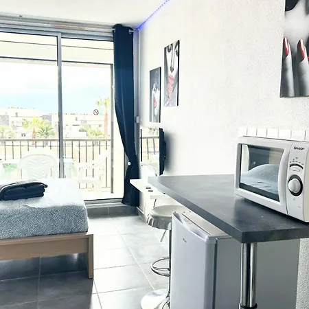 Naturiste Cap D'agde Heliopolis F 47 *