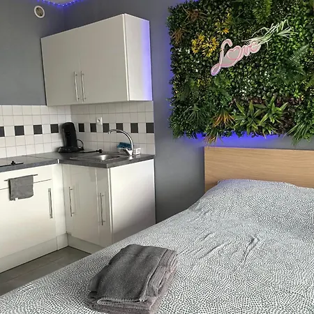 Naturiste Cap D'agde Heliopolis F 47 אגדה